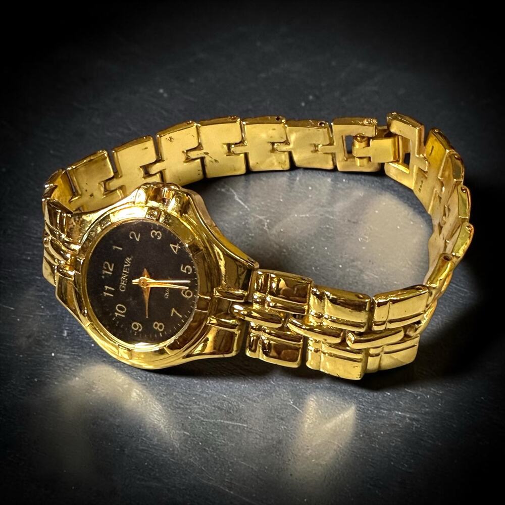 Geneva Fashion Dress Watch Womens Gold Tone Bracelet Quartz Cocktail WORKS